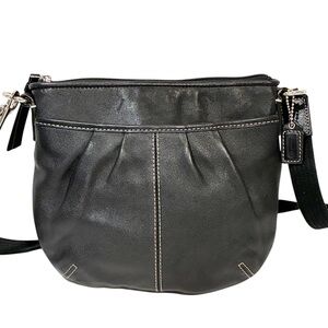 Coach Soho Crossbody Bag Swing Pack Black Leather Pleated Handbag